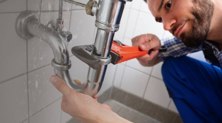 Toilet maintenance in Powder River, WY